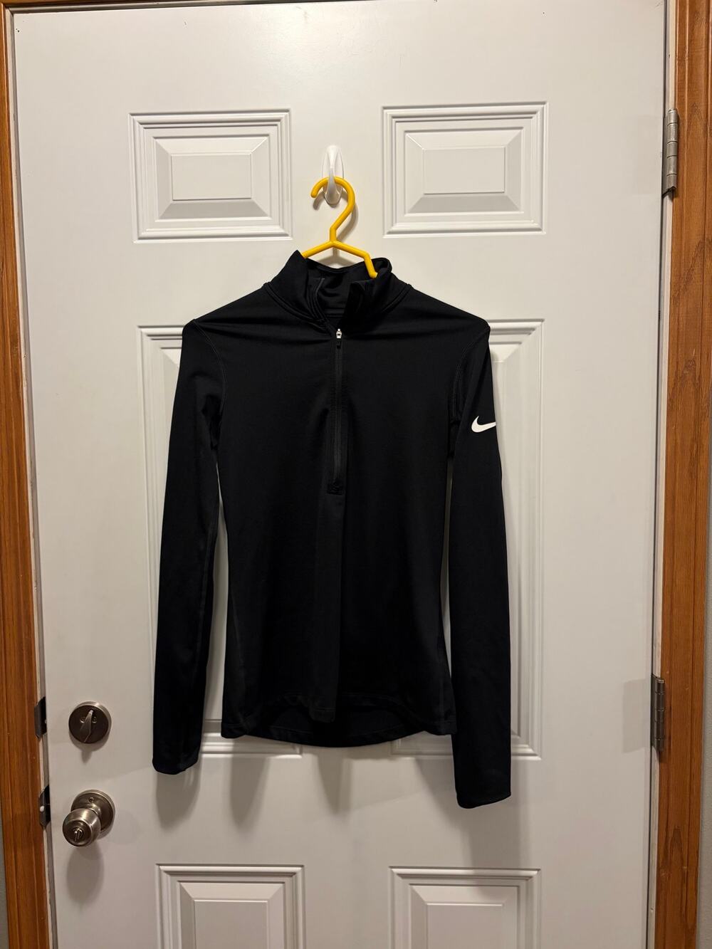 Nike Women’s Medium Black Dri-FIT Long Sleeve 1/4 Zip Running Athletic Pullover